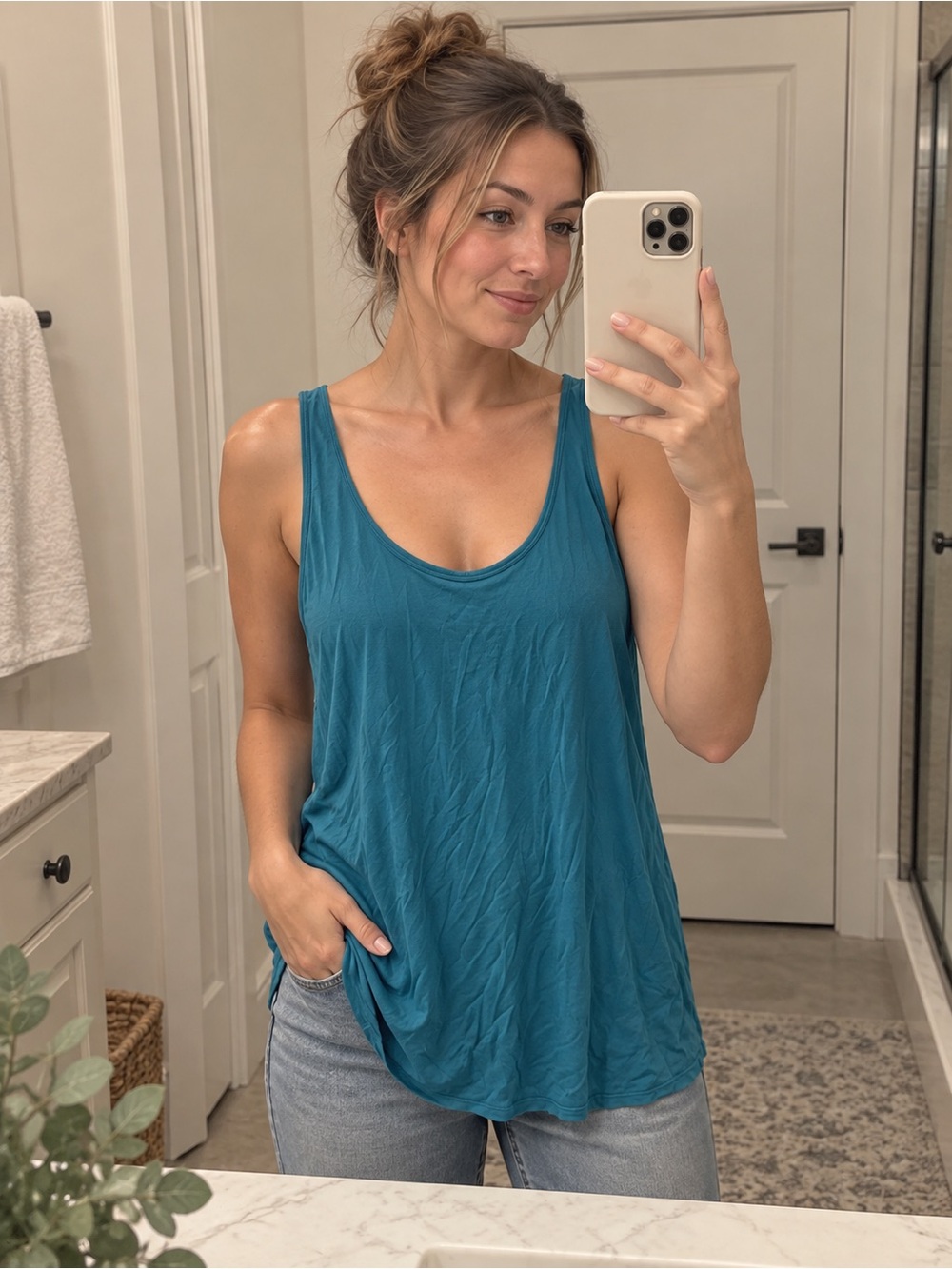 NWT Johnny was relaxed for Teal Scoop Neck Tank Top super soft small